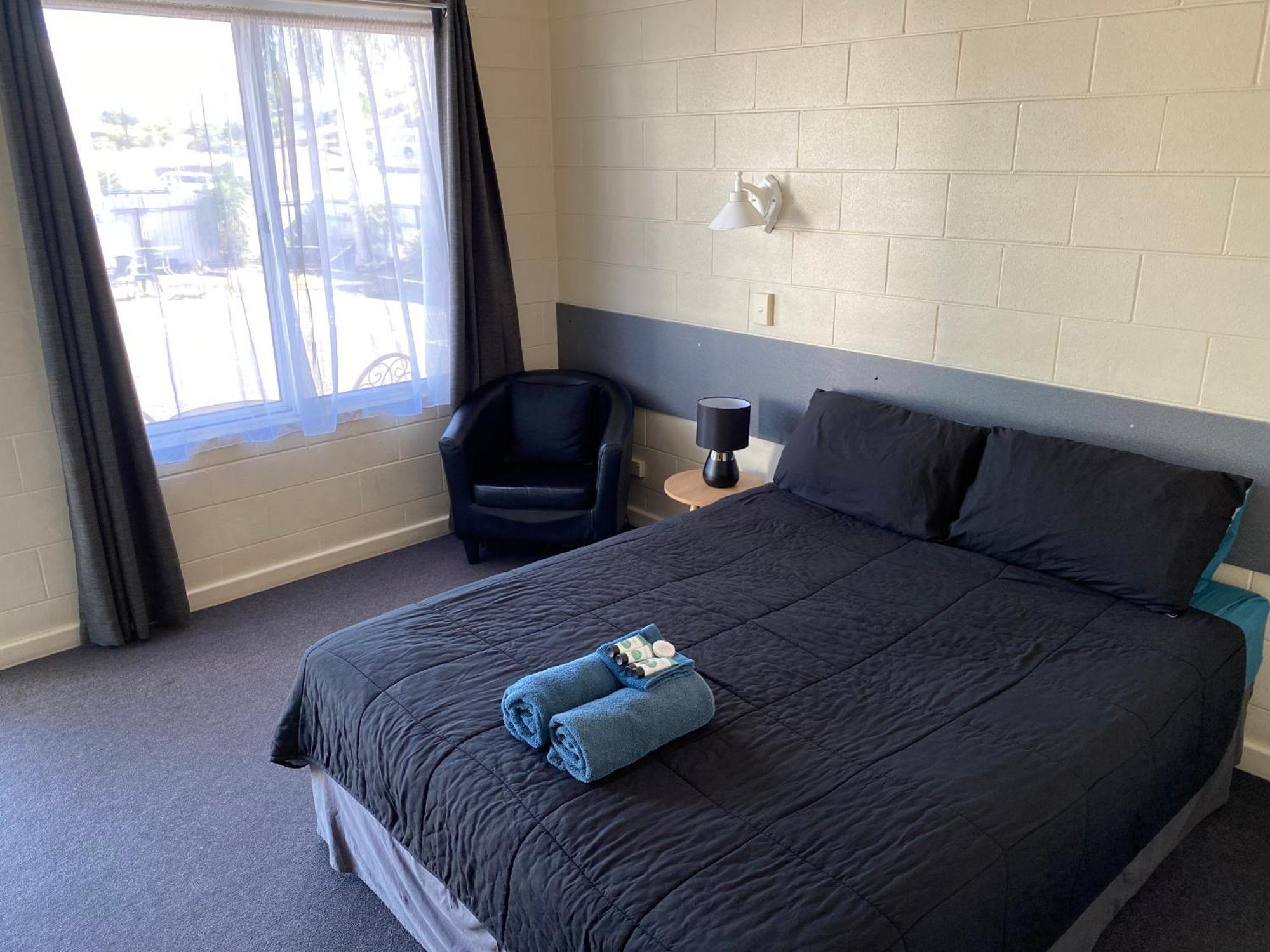 Central Point Motel Mount Isa Exterior foto