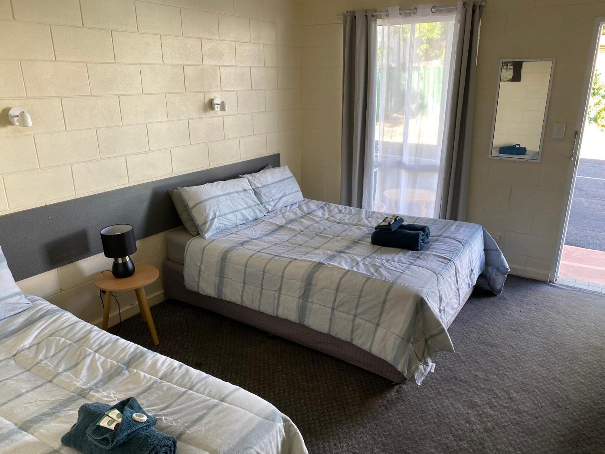 Central Point Motel Mount Isa Exterior foto