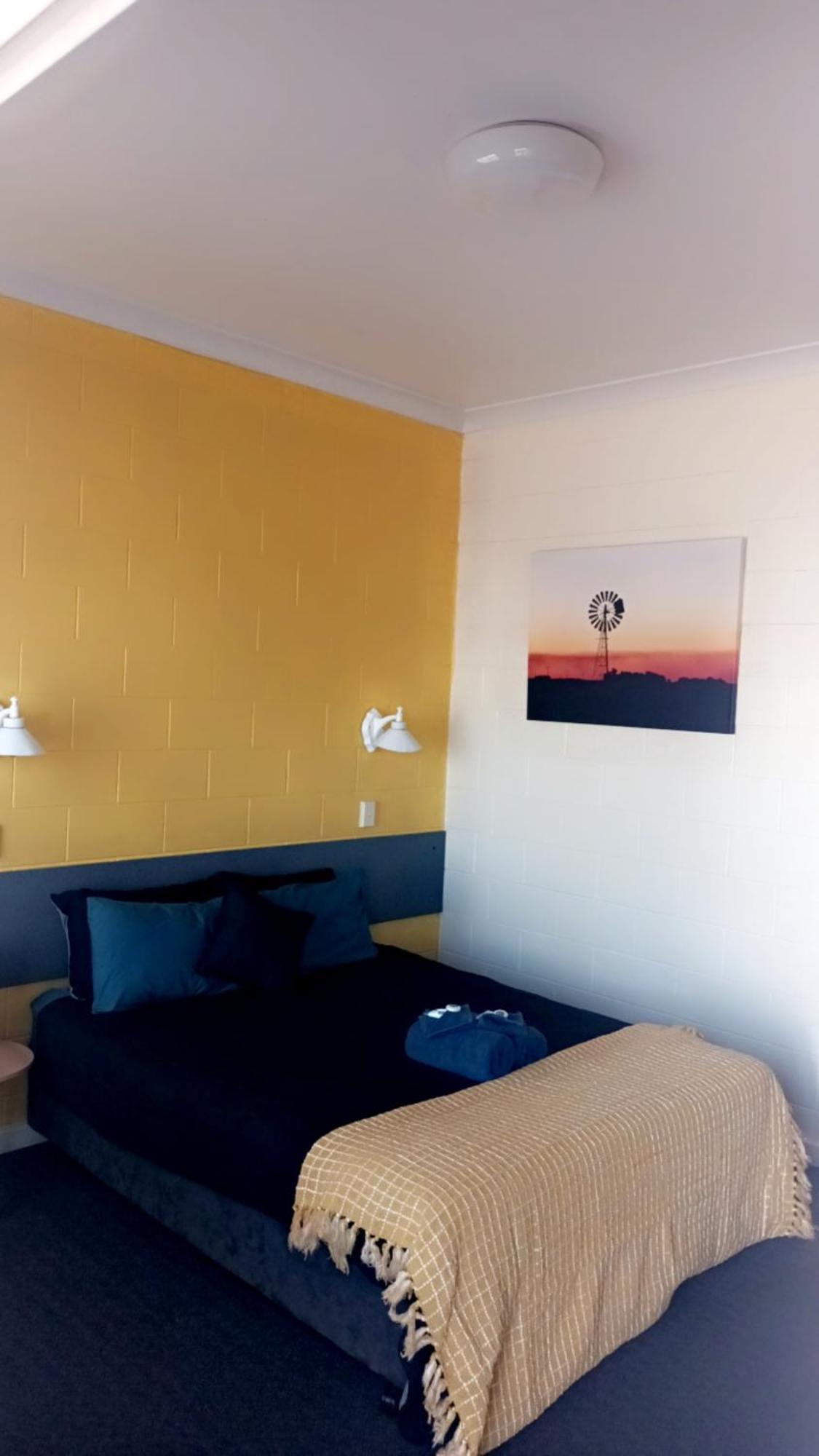Central Point Motel Mount Isa Exterior foto